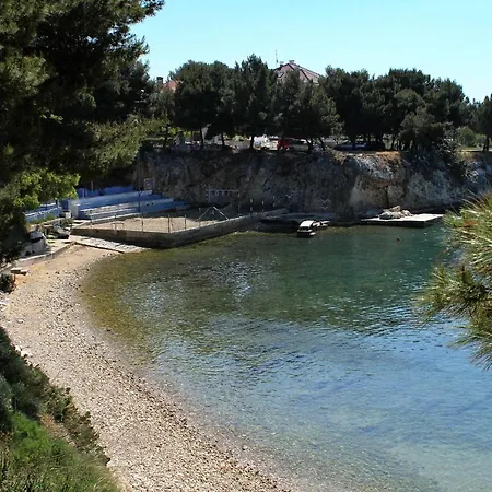 By The Sea - 15534 Zara