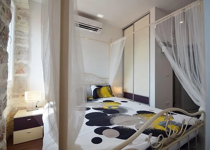 Apartment By The Sea - 15534